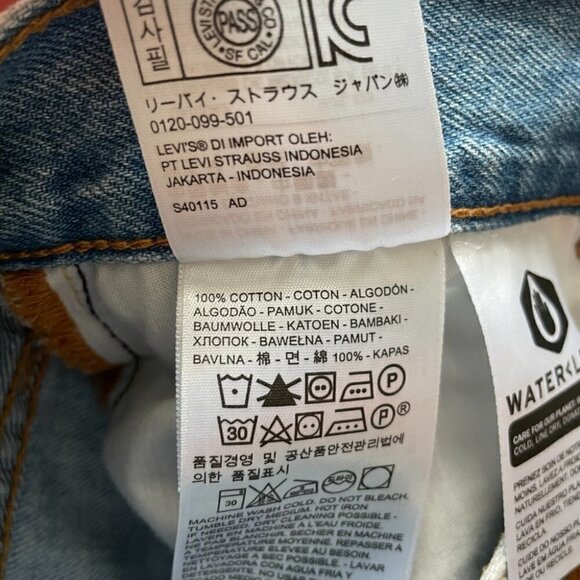 Levi's Destructed Denim Skirt in What's The Damage Womens 24 - Picture 8 of 10